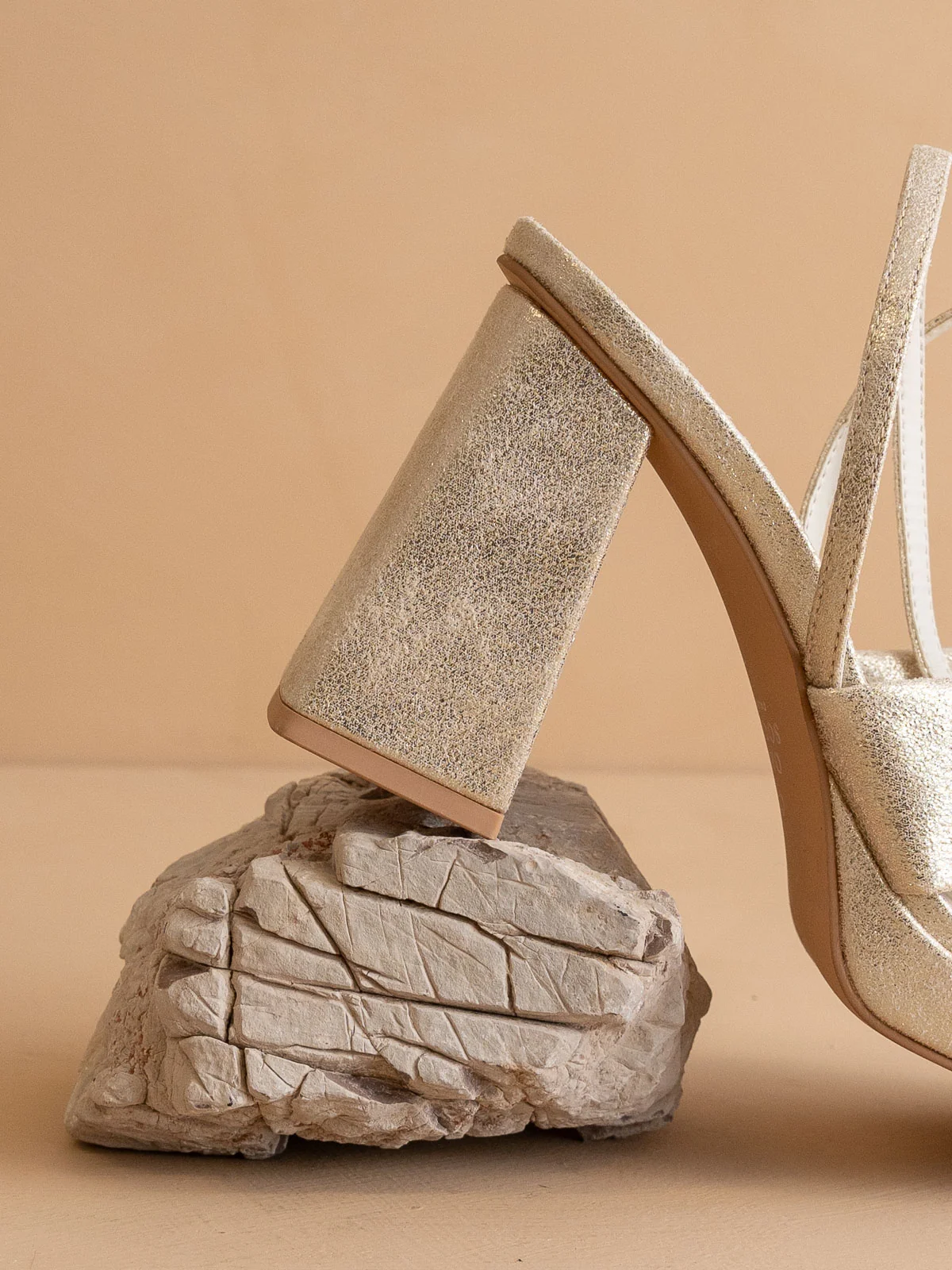 The Zoey | Light Gold knotted band platform  heel - Image 3